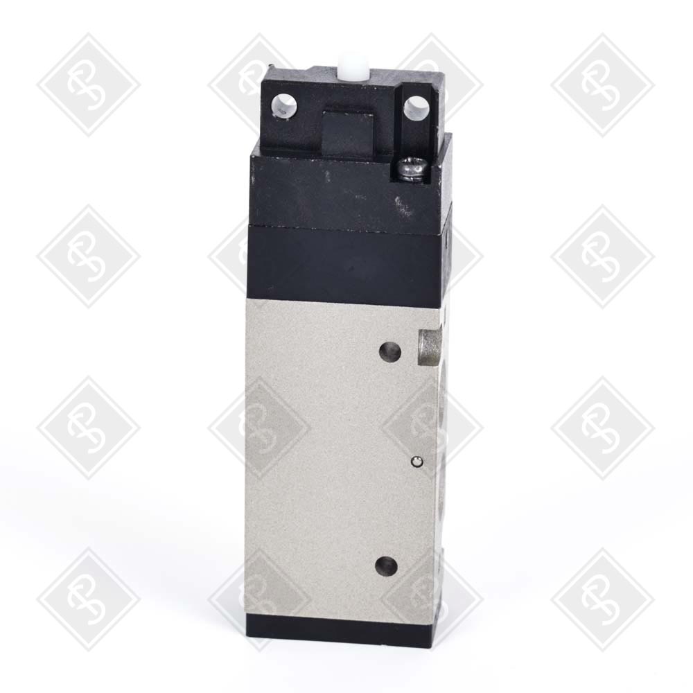 Пневмораспределитель с механическим управлением SMC VZM450-01-00 — изображение 5